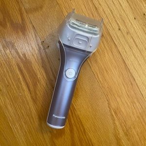 Women’s Wet/Dry Panasonic Razor